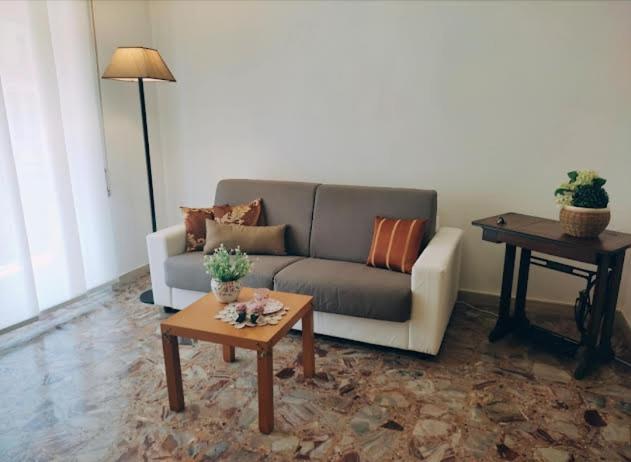 Appartamento Delizioso Con Terrazzo In Centro-Delicious Apartment With Terrace ซานเรโม ภายนอก รูปภาพ